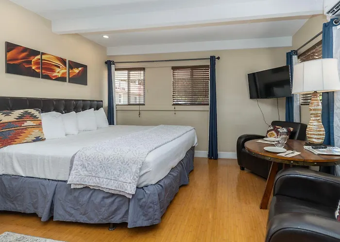 The Flagstone Boutique Inn&Suites